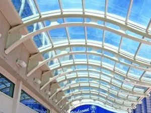 Sản phẩm tam lay sang Polycarbonate 7 300x225 — Công Ty TNHH Xây Dựng Tấm Cách Âm Cách Nhiệt Thế Long — MST 0315606651