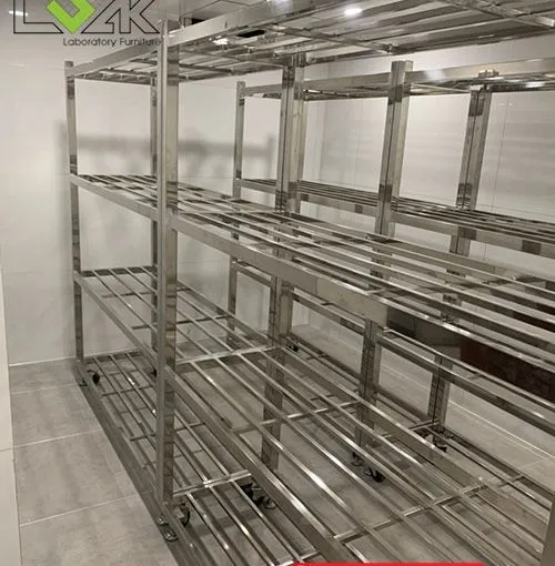 Sản phẩm ke inox 4 tang 500x510 — Thiết Bị Phòng Thí Nghiệm Lý Sơn Sa Kỳ - Công Ty Cổ Phần Kỹ Thuật Lý Sơn Sa Kỳ — MST 0315627852