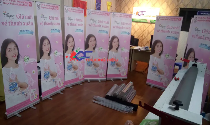 Sản phẩm in standee cuon 1 1024x610 — In ấn Quảng Cáo Thương Hiệu - Công Ty TNHH MTV Sản Xuất In ấn Quảng Cáo Thương
Hiệu — MST 0315651220