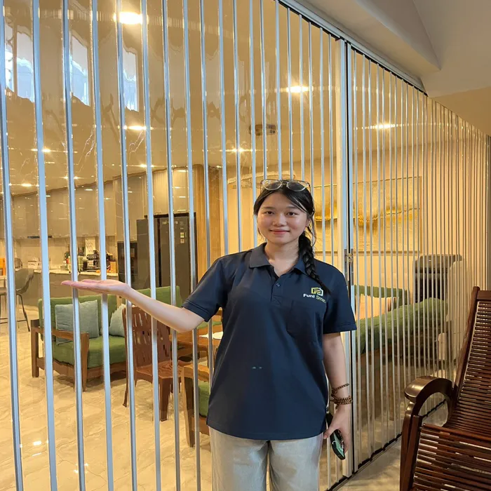 Sản phẩm Cua xep dep hien dai la nhua trong suot funismart — Công Ty TNHH FUNISMART — MST 0315653154