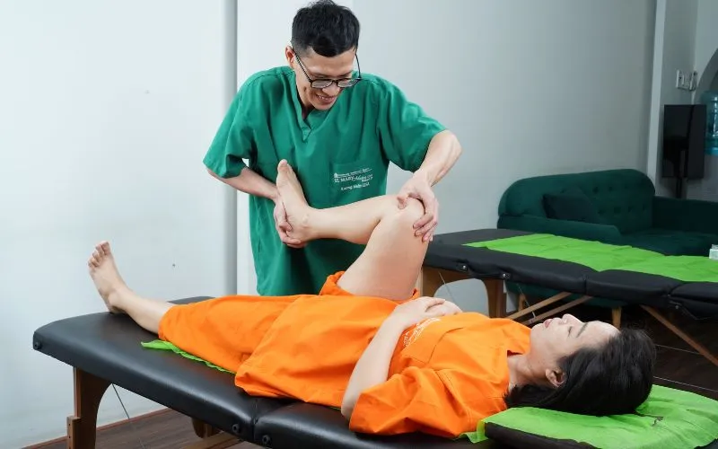 Sản phẩm dau dau goi co nen di bo khong 1 — Phòng Khám Xương Khớp USA Pain Center — MST 0315709463