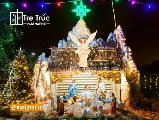 Sản phẩm cach trang tri hang da giang sinh bang nguyen lieu may tre la 533x400 — Công Ty TNHH Dịch Vụ Phát Triển Huy Hoàng — MST 0315820359