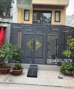 Sản phẩm cua cong sat chu tho 4 canh co khi tam duc 247x296 — Công Ty TNHH Cửa Sắt Tâm Đức — MST 0315850667