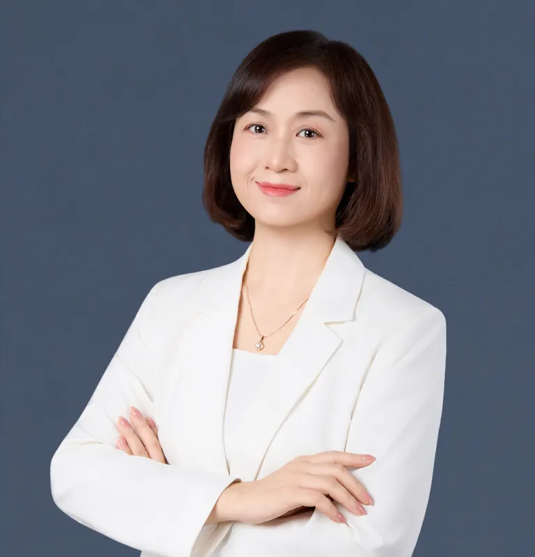 Sản phẩm Dang Phuong Le Portrait Website scaled — Công Ty Luật TNHH GLOBAL VIETNAM LAWYERS — MST 0315852537