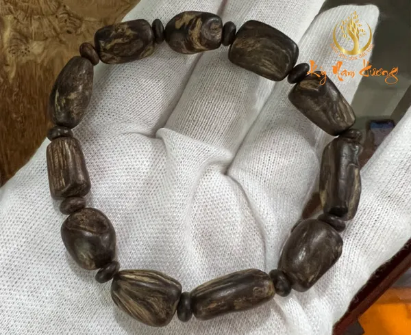 Sản phẩm vongtramchim27tr — Nhang Trầm Hương Bình Nghĩa - Công Ty TNHH Sản Xuất Và Xuất Khẩu Trầm Hương Bình
Nghĩa — MST 0315869361