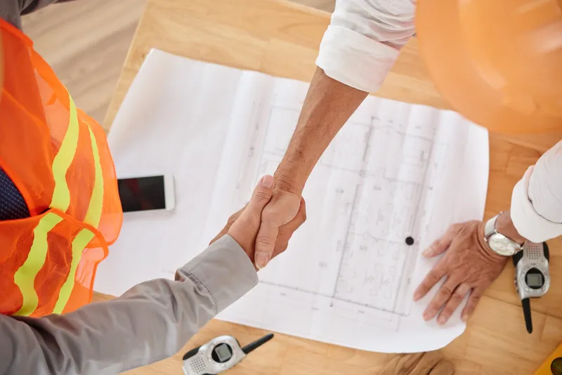 Sản phẩm firm handshake scaled — Công Ty TNHH Xây Dựng Và Trang Trí Nội Thất Phú Cường — MST 0315884088