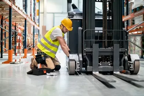 Sản phẩm sua chua bao duong xe nang — Công Ty CP GEE Việt Nam — MST 0315901463