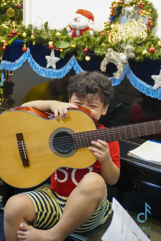 Sản phẩm DSC00917 683x1024 — Công Ty TNHH C-Fly Music — MST 0315904538