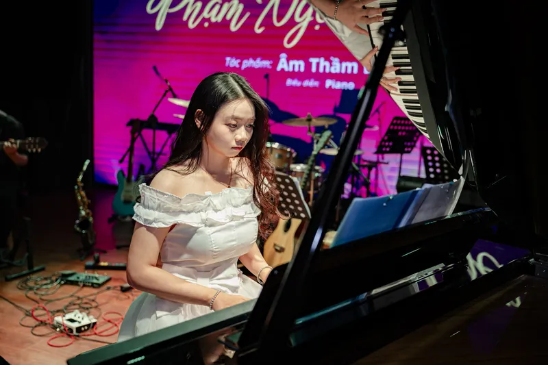 Sản phẩm B 174 scaled — Công Ty TNHH C-Fly Music — MST 0315904538