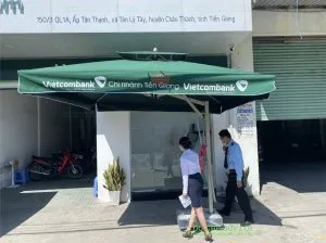 Sản phẩm 5071773392842_du che ngoai troi vietcombank tien giang 02_jpg — Dù Che Duy Lợi - Công Ty CP SX Và Xây Dựng Duy Lợi — MST 0315917706