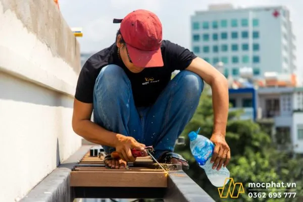 Sản phẩm thi cong go nhua ngoai troi 2 1 600x400 — Công Ty CP Thi Công Mộc Phát — MST 0315927503