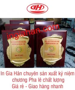 Sản phẩm ky niem chuong go 247x296 — Công Ty TNHH Đầu Tư Thương Mại Dịch Vụ Sản Xuất Gia Hân — MST 0315982399
