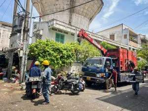 Sản phẩm hinh anh xe cau ho tro lap dat dien tai tphcm 2024 06 29 15 39 10 300x225 — Xe Cẩu Trâm Anh Hùng Phát - Công Ty TNHH Trâm Anh Hùng Phát — MST 0316127394