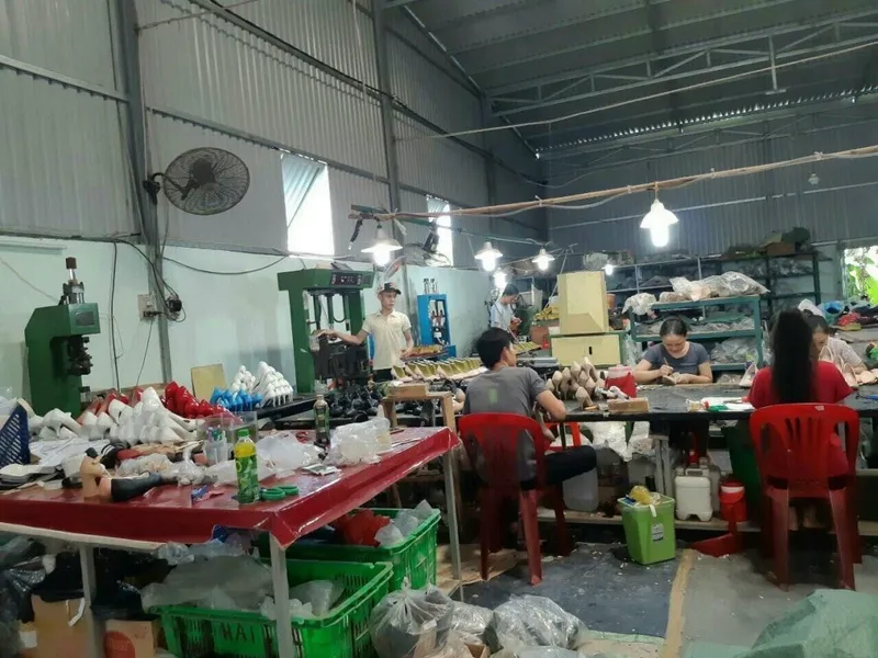 Sản phẩm z3063151742482_06d9ccb1e2b088915ce98de350915922 1067x800 — Giày Quốc Định - Công Ty TNHH Sản Xuất Giày Dép Quốc Định — MST 0316129289