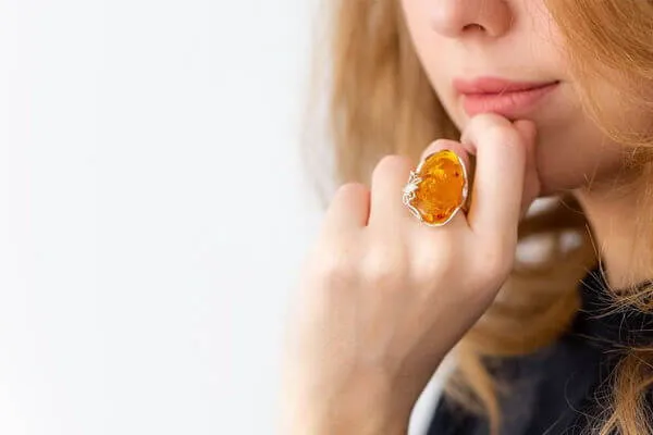 Sản phẩm baltic amber cat — Công ty TNHH Thương Mại & Dịch Vụ Moon Jewelry — MST 0316163628