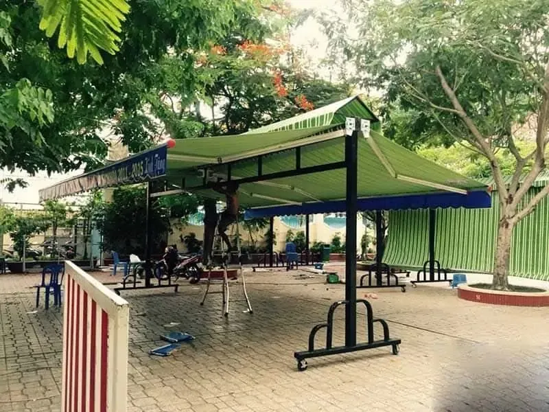 Sản phẩm luat lam mai che ra phan dat chung via he 2 — Mái Che Huy Hoàng - Công Ty TNHH Cơ Khí Mái Che Huy Hoàng — MST 0316321049