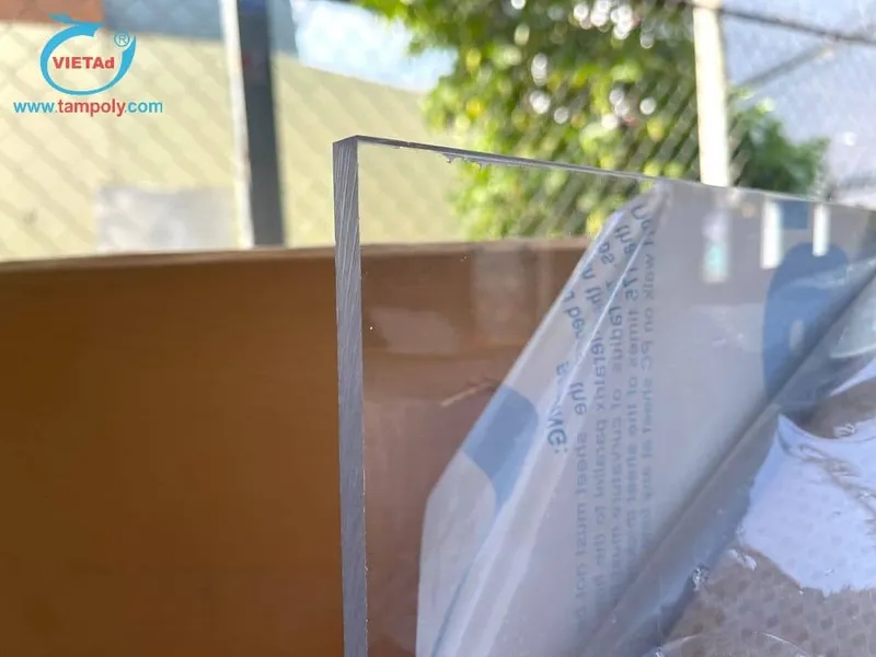 Sản phẩm Tam Poly dac ruot trong suot khong co mau dua anh sang tu nhien vao nha — Công Ty TNHH Sản Xuất Thương Mại Minh Hiệp — MST 0316366314