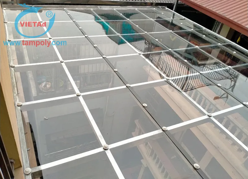 Sản phẩm Tam Poly che duoc mua nhung van cho anh sang xuyen qua mot cach hieu qua — Công Ty TNHH Sản Xuất Thương Mại Minh Hiệp — MST 0316366314