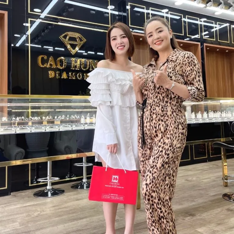 Sản phẩm khach hang dien vien noi tieng 768x768 — Công Ty TNHH Cao Hùng Diamond — MST 0316398901