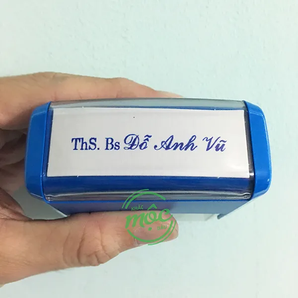 Sản phẩm con dau ten chuc danh kem ten — Khắc Dấu Nhật Nguyễn - Công Ty TNHH Khắc Dấu Nhật Nguyễn — MST 0316439001