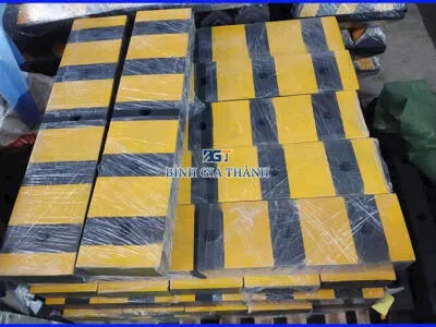 Sản phẩm cao su giam chan 100mm x 200mm x 1000mm 0 — Công Ty TNHH Thương Mại Và Dịch Vụ Bình Gia Thành — MST 0316565743