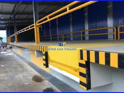 Sản phẩm cao su giam chan chuyen dung cho dock leveler 0 — Công Ty TNHH Thương Mại Và Dịch Vụ Bình Gia Thành — MST 0316565743