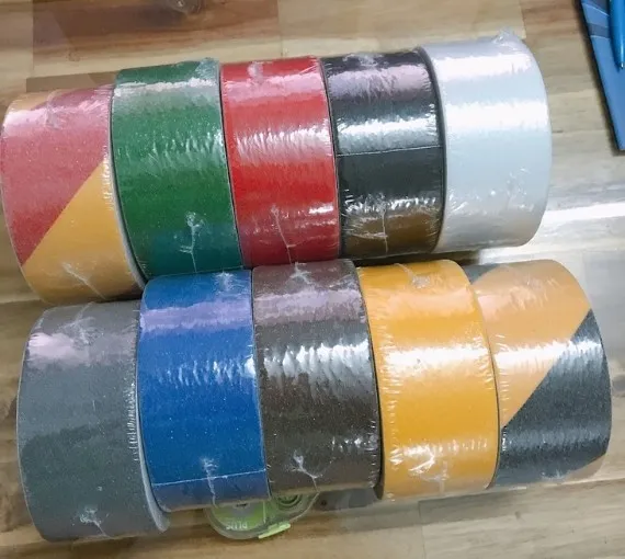 Sản phẩm bang keo chong truot1747444526 — Công Ty TNHH Băng Keo Huỳnh Gia — MST 0316638173
