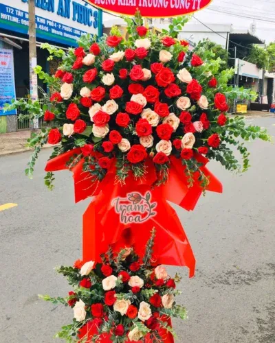 Sản phẩm ke hoa khai truong kt006 do tham 400x500 — Công Ty TNHH Trạm Hoa — MST 0316645004