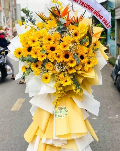 Sản phẩm ke hoa khai truong kt115 vung vang 400x500 — Công Ty TNHH Trạm Hoa — MST 0316645004