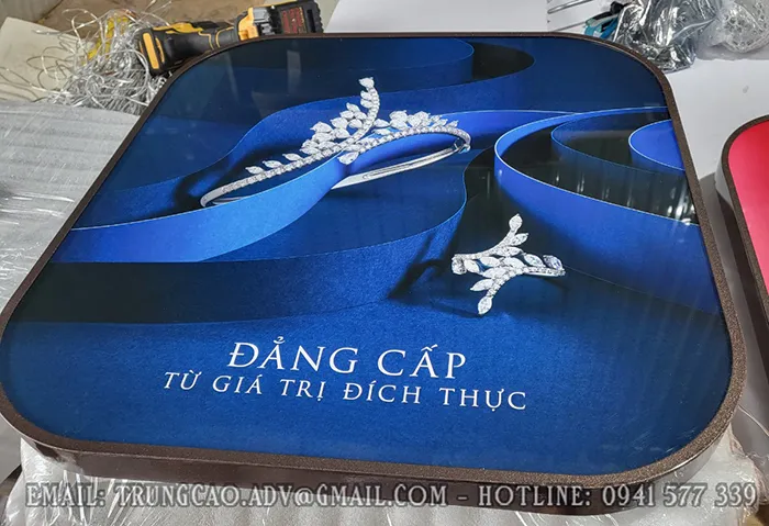 Sản phẩm hop den led pnj 2023 — Quảng Cáo Trung Cao - Công Ty TNHH Xây Dựng Và Quảng Cáo Trung Cao — MST 0316657289