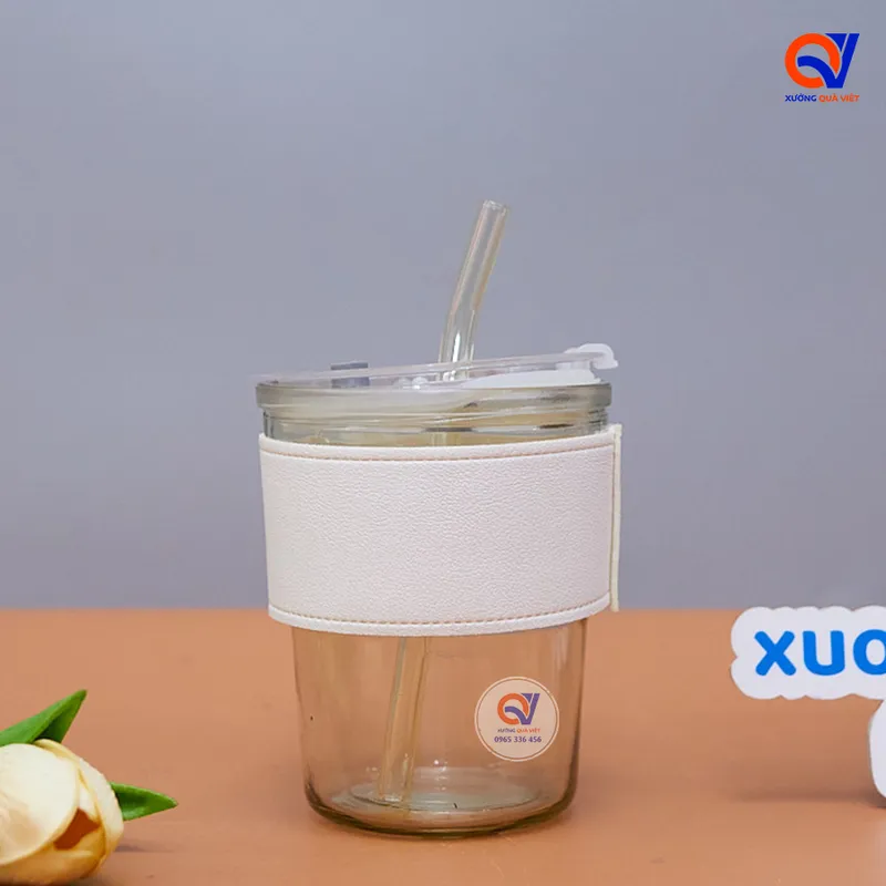 Sản phẩm coc thuy tinh co nap kem ong hut 1 — Xưởng Quà Việt - Công Ty TNHH Sản Xuất Và Kinh Doanh Sáng Tạo Việt — MST 0316830416