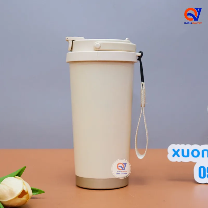Sản phẩm ly giu nhiet kem ong hut 1 — Xưởng Quà Việt - Công Ty TNHH Sản Xuất Và Kinh Doanh Sáng Tạo Việt — MST 0316830416