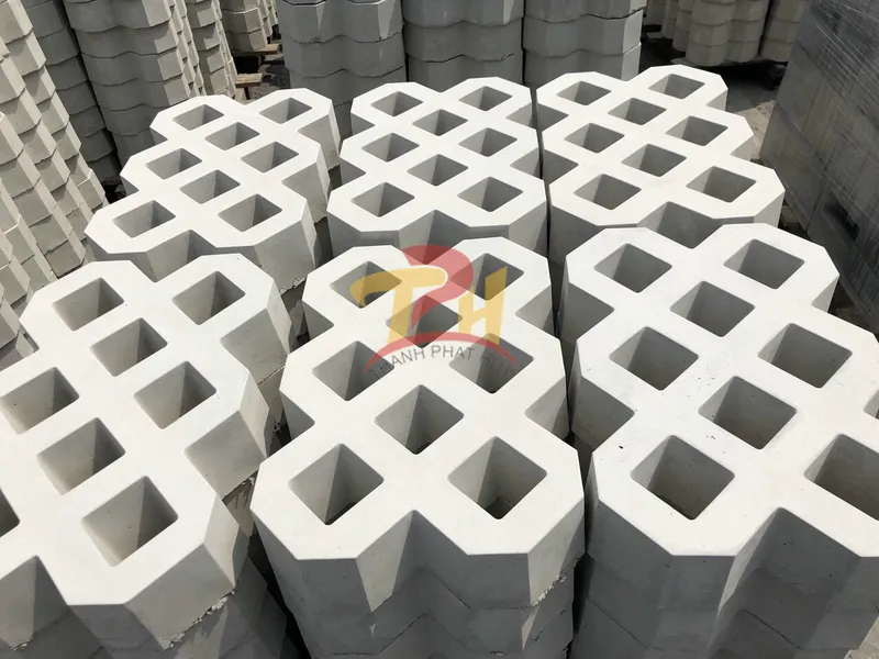 Sản phẩm gach trong co 8 lo — Công Ty TNHH Thành Phát Huy — MST 0316834315