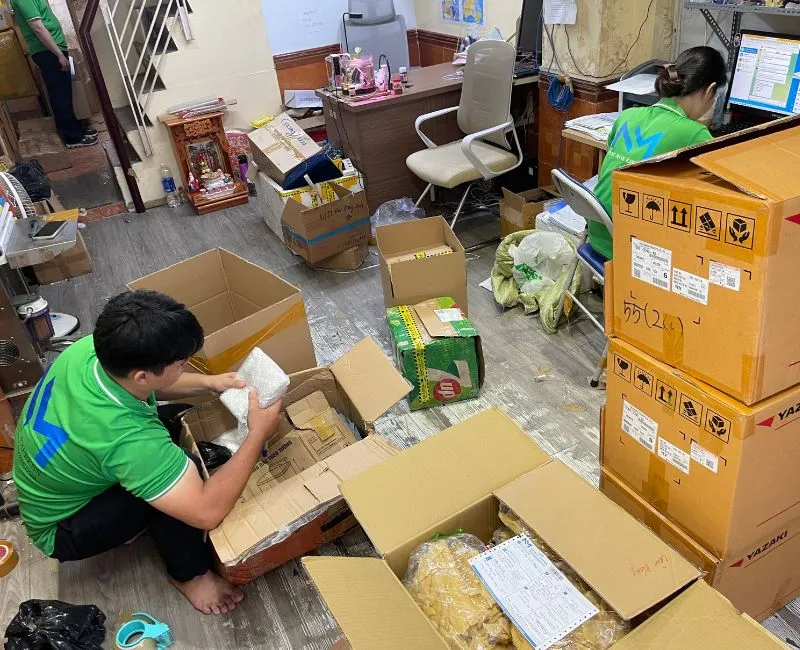 Sản phẩm anh kiem tra hang hoa truoc khi gui di nuoc ngoai — Công Ty TNHH Chuyển Phát Nhanh Quốc Tế Nhật Minh Express — MST 0316916705