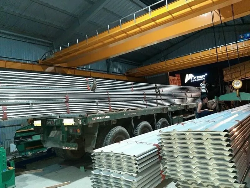 Sản phẩm ton cach nhiet vqk — Thép Vương Quân Khôi - Công Ty Tôn Thép Vương Quân Khôi — MST 0316947693
