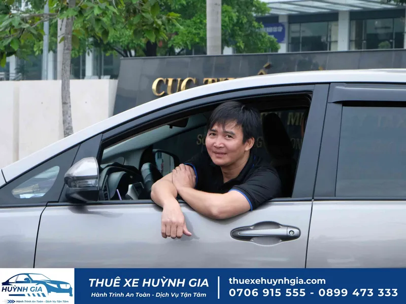 Sản phẩm doi ngu nhan vien thue xe huynh gia 2 scaled — Công Ty TNHH Thuê Xe Hợp Đồng Huỳnh Gia — MST 0316976944