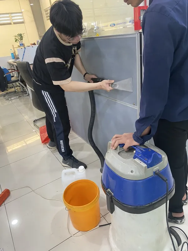 Sản phẩm z4830669408623_d8929190c68f4791c0da1fc359bb426c — Vệ Sinh Công Nghiệp Hoàng Việt SG - Công Ty TNHH Thương Mại Dịch Vụ Phát Triển
Hoàng Việt SG — MST 0317108771