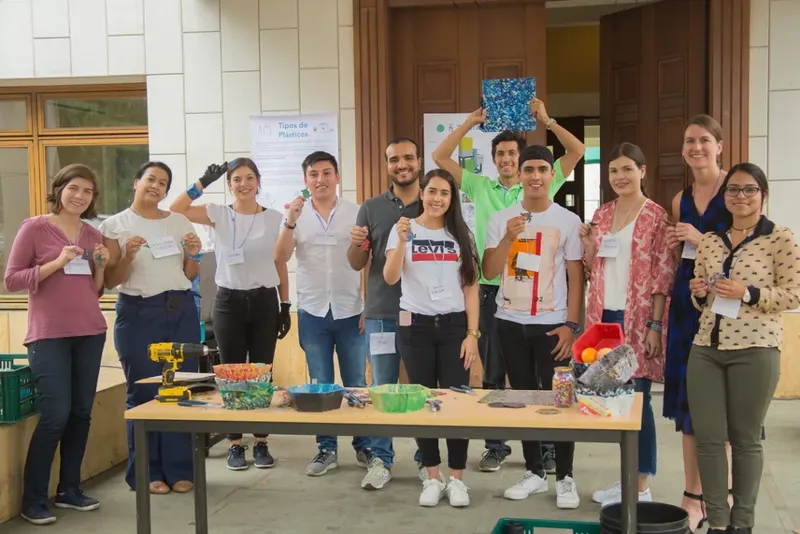 Sản phẩm YEH Workshop Plastic Recycling 1024x683 — Công Ty TNHH Yunus Environment Hub Việt Nam — MST 0317121606