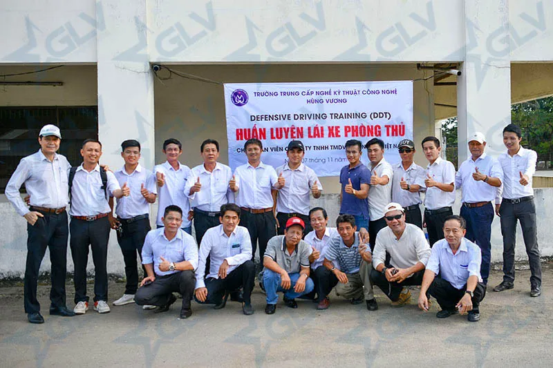 Sản phẩm lop lai xe 3 1 — Công Ty TNHH Vận Tải Green Leaf Viêt Nam — MST 0317176429