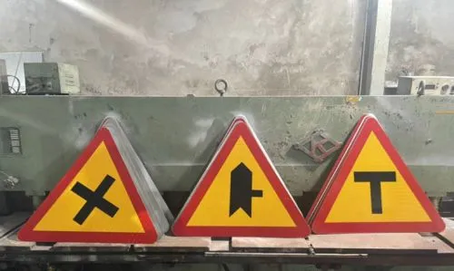 Sản phẩm bien bao giao thong giao nhau voi duong khong uu tien w 207 500x500 — Công Ty TNHH Thương Mại Dịch Vụ Mỹ Anh Safety — MST 0317179885