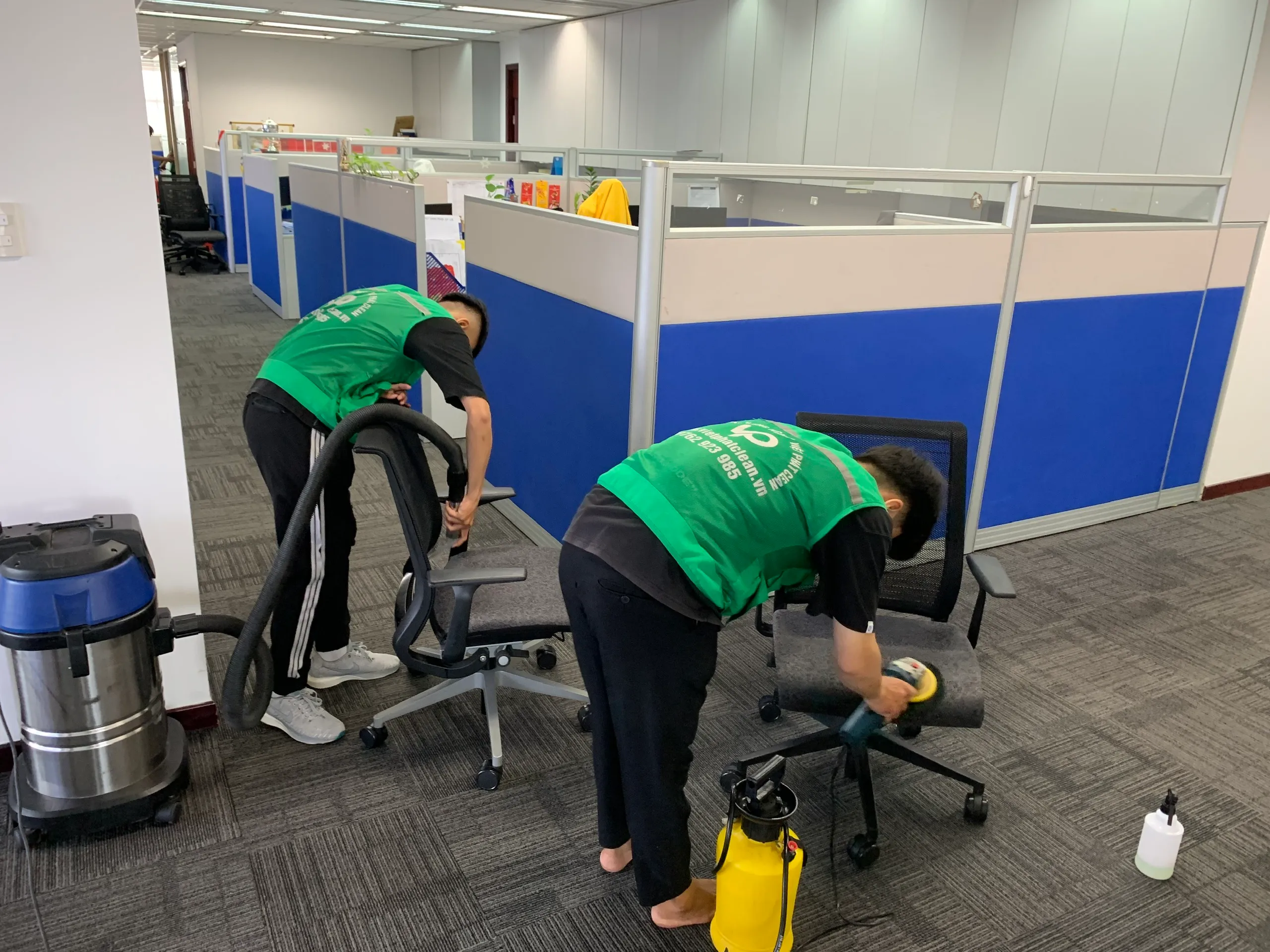Sản phẩm giat ghe van phong 1 — Công Ty TNHH Thương Mại Dịch Vụ Việt Phát Clean — MST 0317248458