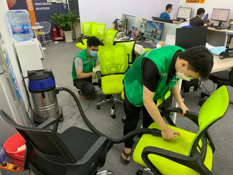 Sản phẩm tai sao nen ve sinh ghe xoay van phong thuong xuyen — Công Ty TNHH Thương Mại Dịch Vụ Việt Phát Clean — MST 0317248458