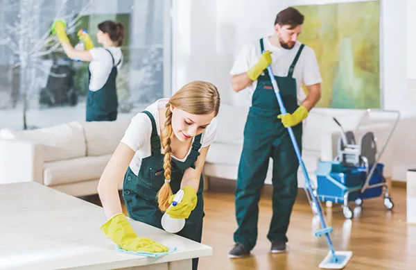 Sản phẩm ve sinh nhanh chong dam bao — Công Ty TNHH Thương Mại & Dịch Vụ Hi Clean — MST 0317362263