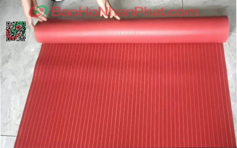Sản phẩm cach su dung cua tham cach dien an toan2 — Bảo Hộ Lao Động Nhân Phát - Công Ty TNHH Sản Xuất Thương Mại Xuất Nhập Khẩu Nhân
Phát — MST 0317401000