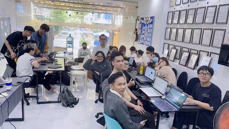 Sản phẩm z4431567541358_33245c6974176e4754249fd39c312332 — Công Ty TNHH AVTALENT — MST 0317505962