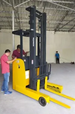 Sản phẩm xe nang dien 1 5 tan loai dung lai 247x371 — Công Ty TNHH Máy Xây Dựng Hưng Phước — MST 0317508089