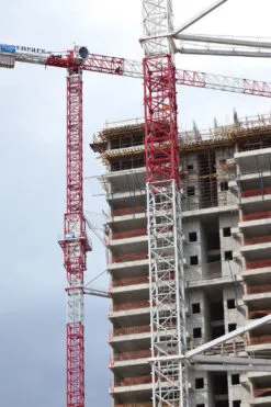 Sản phẩm cau thap xay dung 247x371 — Công Ty TNHH Máy Xây Dựng Hưng Phước — MST 0317508089