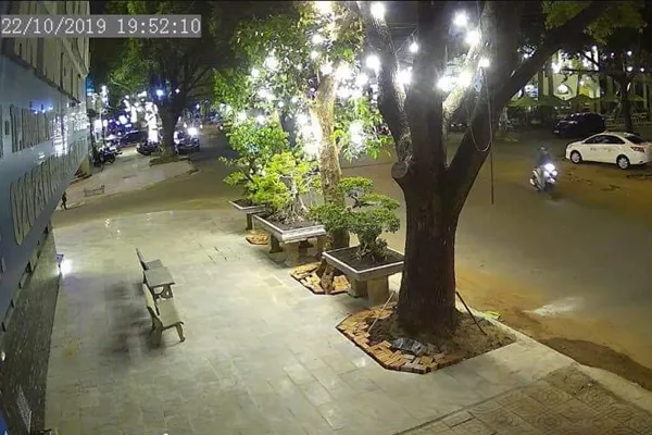 Sản phẩm cong nghe camera co mau ban dem33112 — Công Ty TNHH Thương Mại Dịch Vụ Hoàng Gia Sala — MST 0317642461