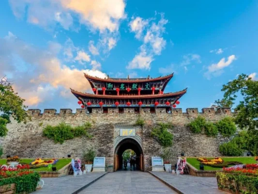 Sản phẩm thanh co dai ly.jpg 533x400 — Royal Tourist - Công Ty TNHH Thương Mại Dịch Vụ Xây Dựng Du Lịch Hoàng Gia — MST 0317753764