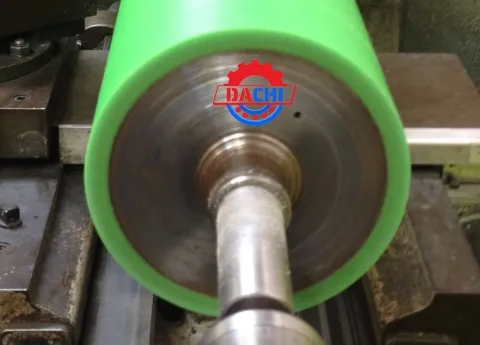 Sản phẩm con lan pu so voi con lan nhua hay cao su 2119 — Công Ty TNHH Cơ Khí Công Nghiệp Dachi — MST 0317843739